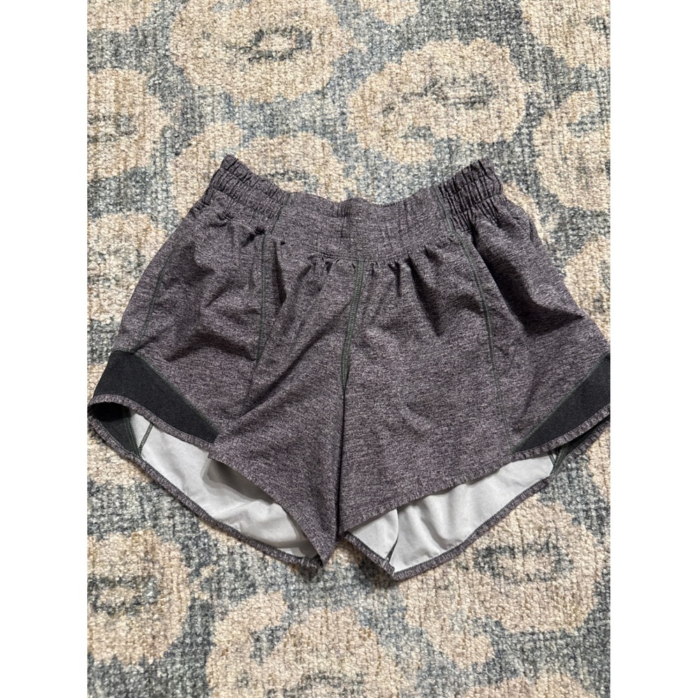 Lululemon Hotty Hot LR Short 4" Lined Heather Lux Gray Size 4 Pristine Condition